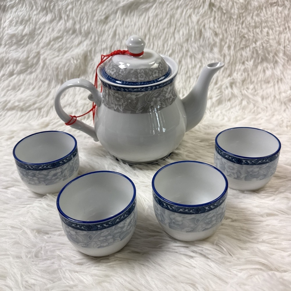 Cheng's White Jade Porcelain White with Blue Floral Teapot Tea Pot and 4 Cups